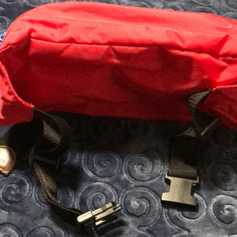 PRICE REDUCED $$$$$Land’s End Red fanny pack Like New Back to School, Shopping. - Picture 2 of 2